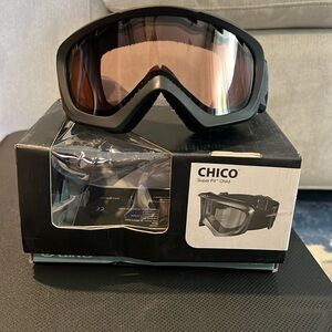 NWT Giro Super fit Kids/Child Goggles Matte Black Frame